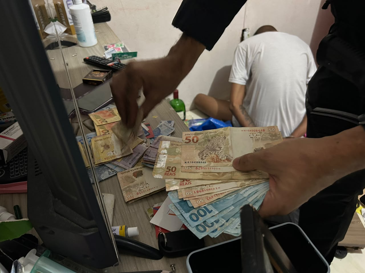 Operação Ágio prende 13 integrantes de facção em três estados