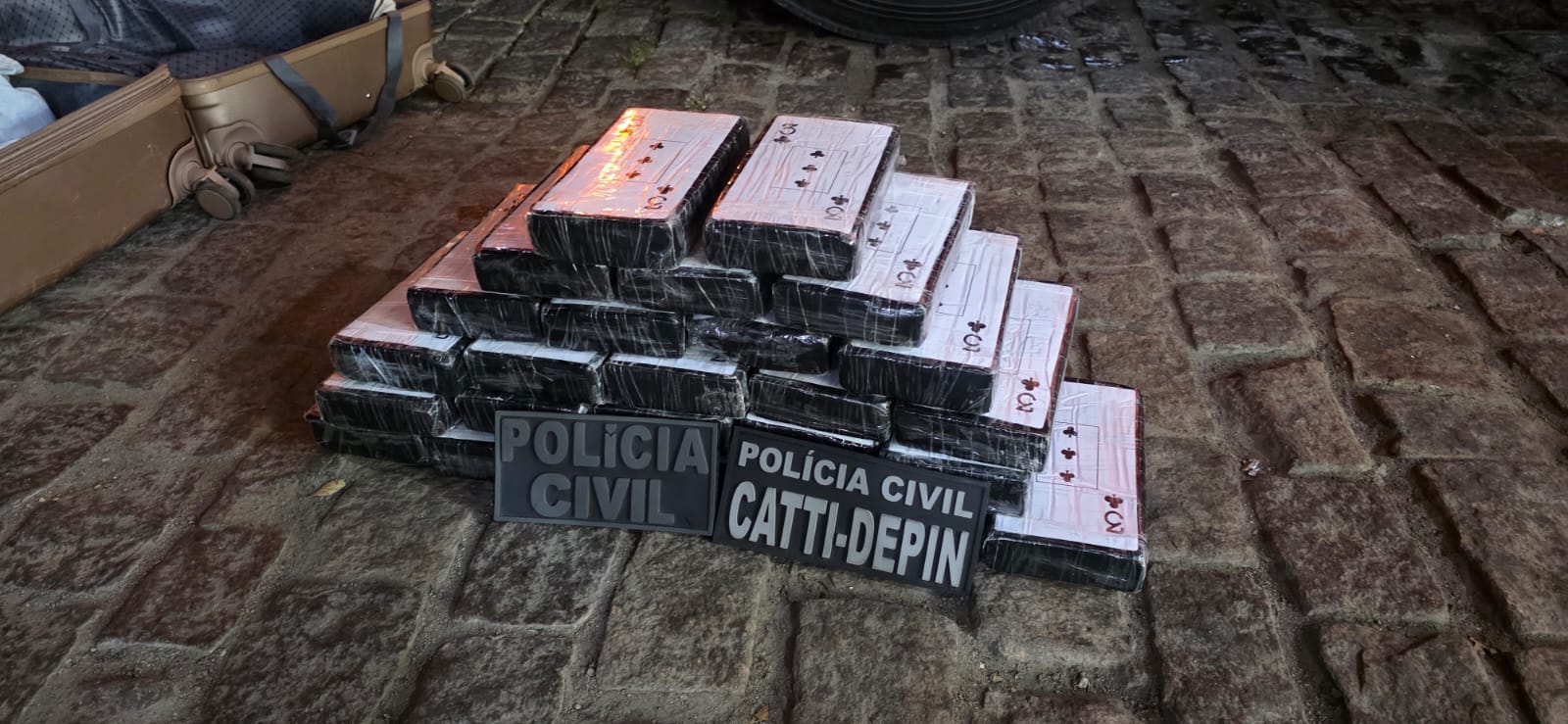 Cocaína de R$ 1,3 milhão é apreendida em ônibus na Bahia