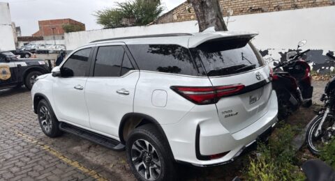 Imagem do post Hilux de R$ 350 mil é apreendida em Feira de Santana