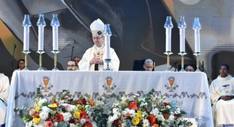 Imagem do post Santa Dulce dos Pobres: fiéis encerram festa com procissão