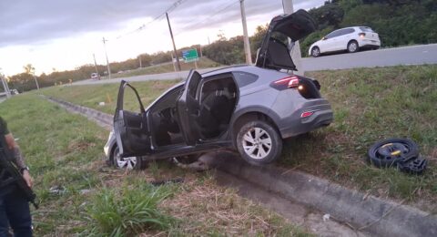 Imagem do post Carro roubado é recuperado horas depois em Camaçari