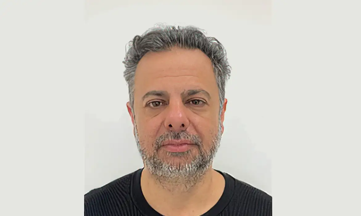 Imagem do post Democrata lança primeiro candidato à Presidência após mudança de nome