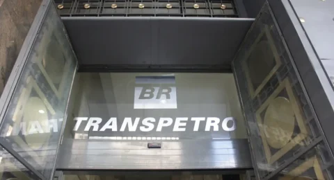 Imagem do post Concurso Transpetro abre 4.171 vagas com salários de até R$ 15 mil