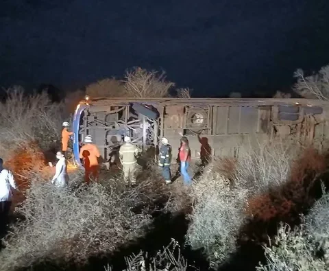 Imagem do post Ônibus capota na Chapada e deixa sete mortos na Bahia