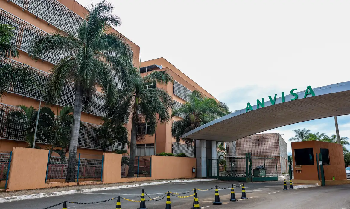 Anvisa aprova genéricos de canetas para obesidade e diabetes