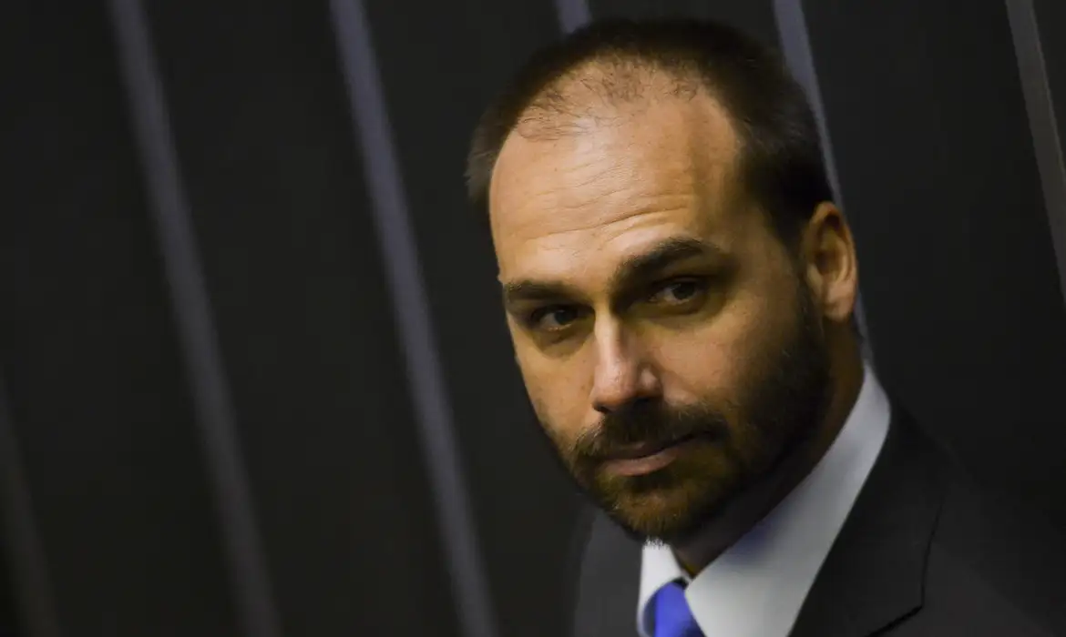 Eduardo Bolsonaro é demitido da Polícia Federal
