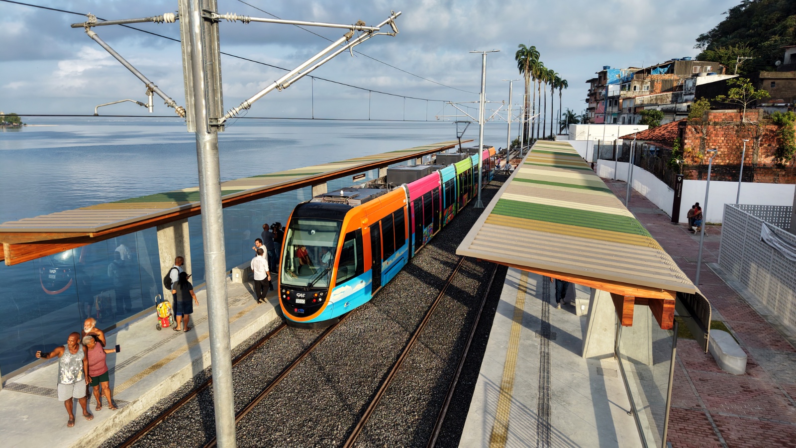 VLT começa a receber passageiros na Parada Marisqueiras