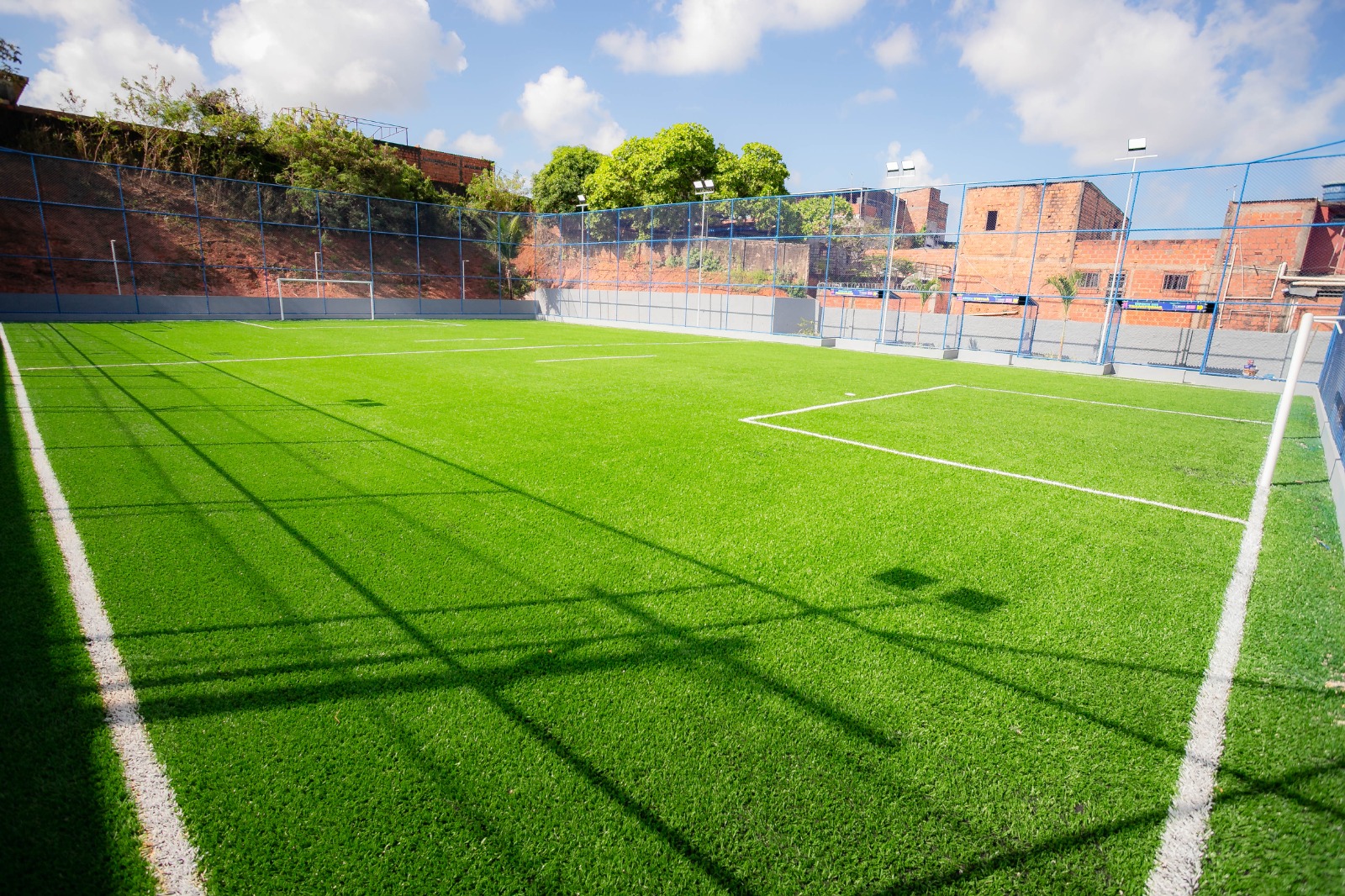 Nova Arena Vietnã ganha campo de grama sintética