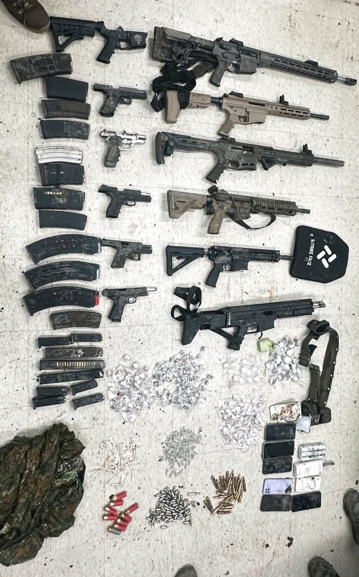 PM apreende quatro fuzis e outras armas em Cajazeiras