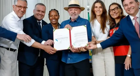 Imagem do post Lula sanciona lei que amplia regras para o futebol feminino