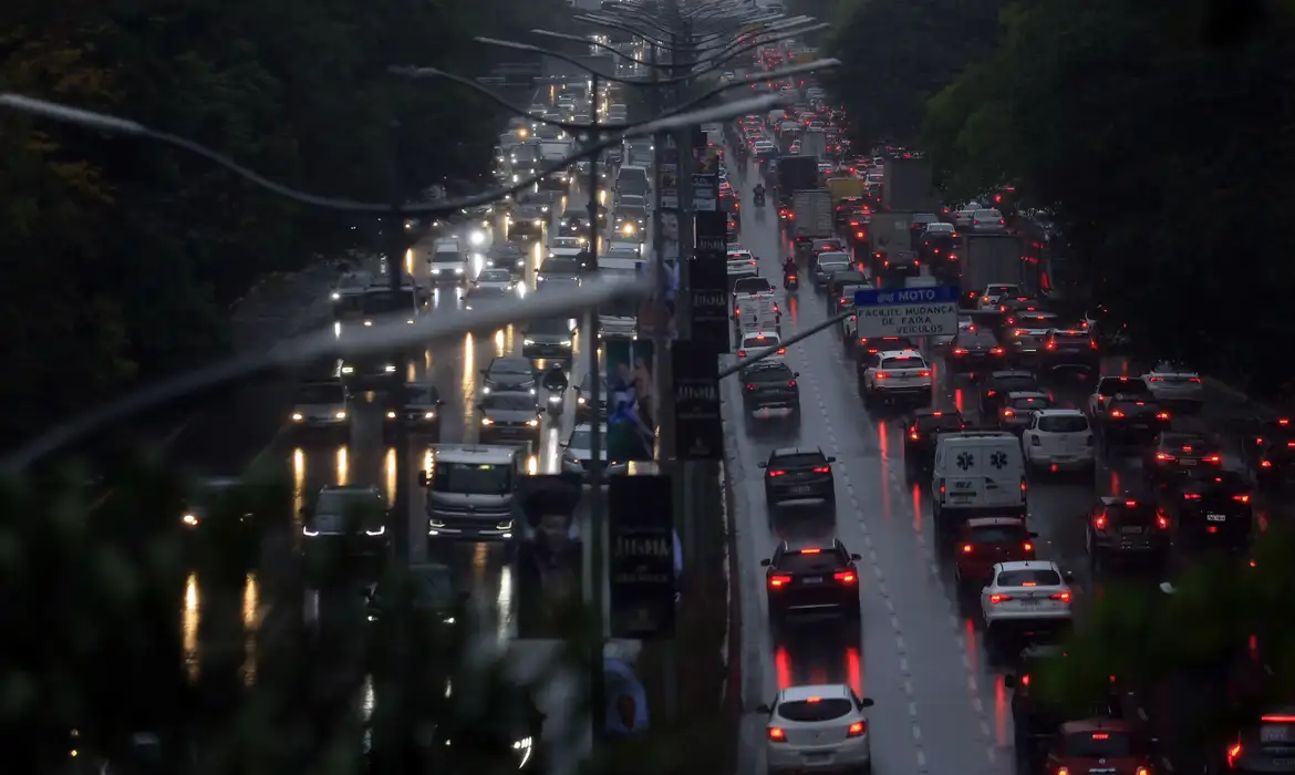 Imagem do post Chuva deixa alagamentos e uma vítima em SP