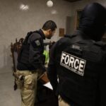 Tenente-coronel da PM é preso por ligação com milícia armada no oeste do estado