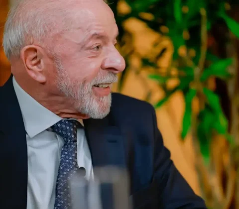 Imagem do post Lula anuncia abertura de sigilos e desafia Flávio
