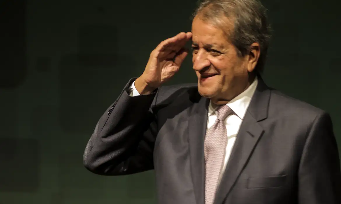 Valdemar reconhece vitória de Lula e cobra explicações