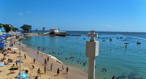 Imagem do post Boias reforçam segurança no Porto da Barra