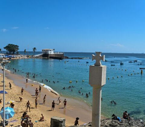 Imagem do post Boias reforçam segurança no Porto da Barra