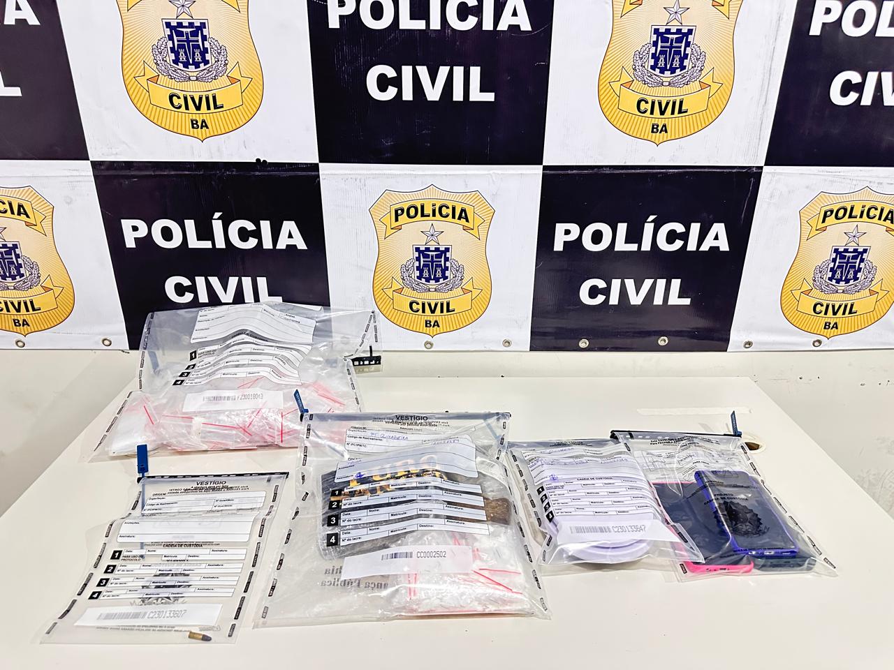 Dupla é presa com cocaína e maconha em Quixabeira