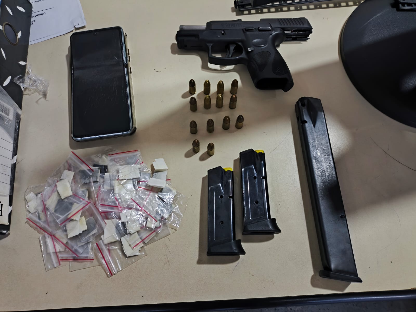 PM liberta quatro reféns e prende suspeito em Lauro de Freitas