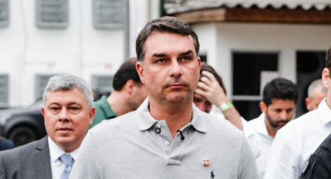 Imagem do post Flávio Bolsonaro deixa o Brasil rumo aos EUA, diz Agência